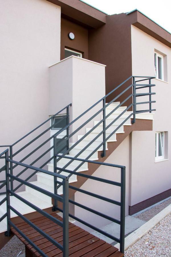 Apartments Melody Mandre Buitenkant foto